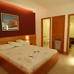 Vip\'S Suites (Adults Only)